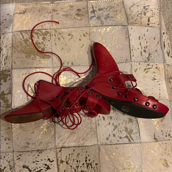 SHOES - Picture 5 of 5